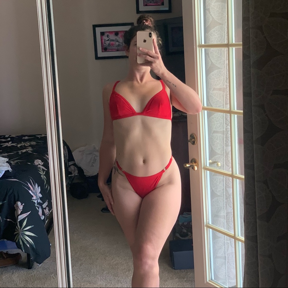 ✨cherry red bikini✨